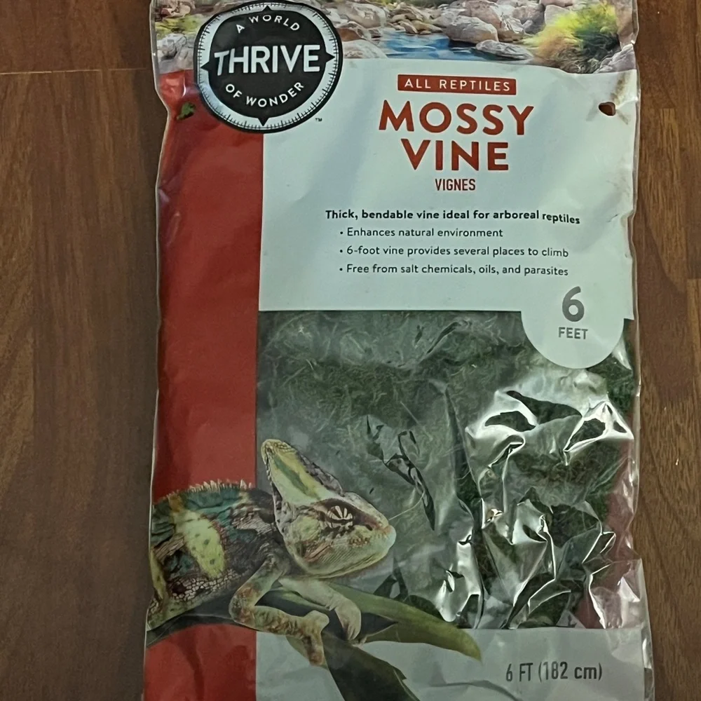 Thrive All Reptiles Mossy Vine - Green
